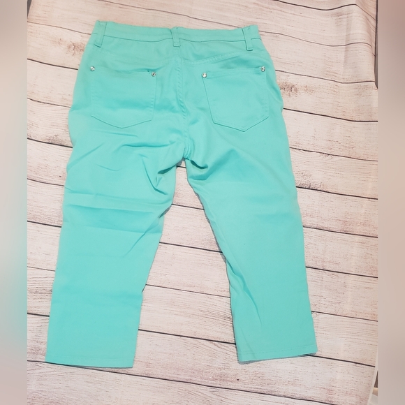 Capris - Picture 2 of 3